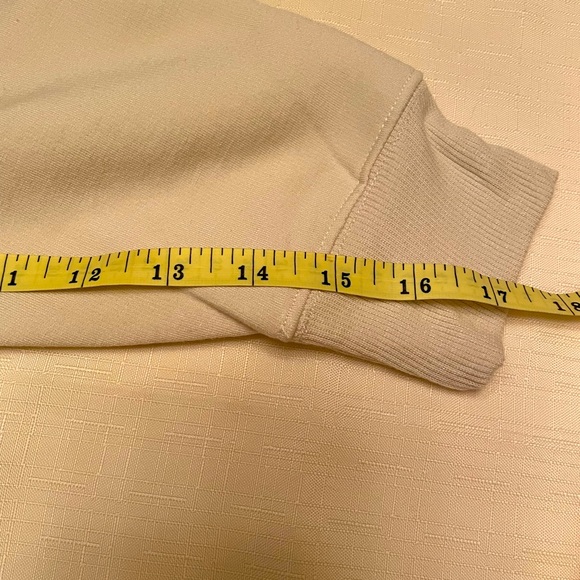 Comfy Fleece size Medium Crop Top in a Cream Colour by Mono B. - Picture 5 of 7